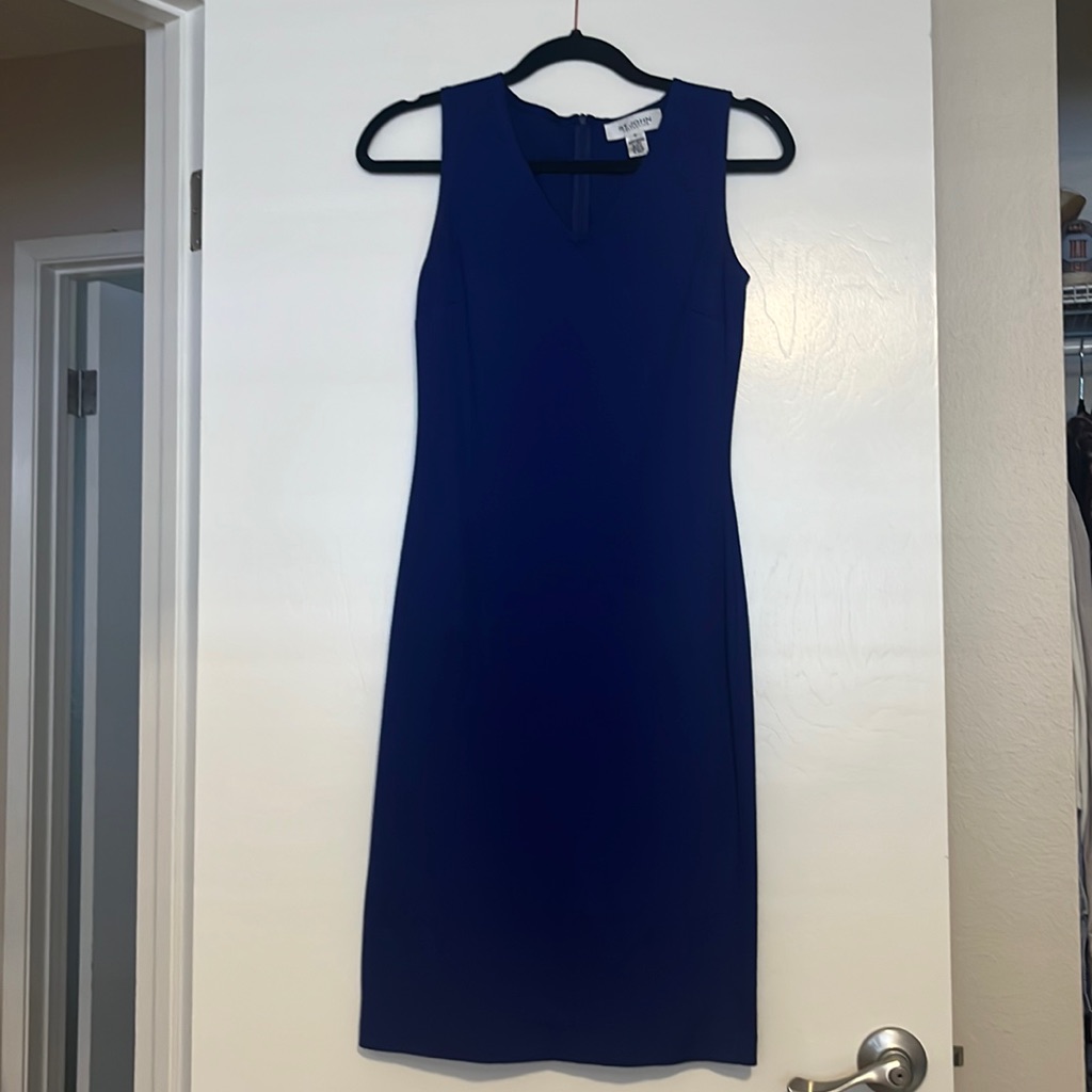 St John Designer V Neck Midi Dress